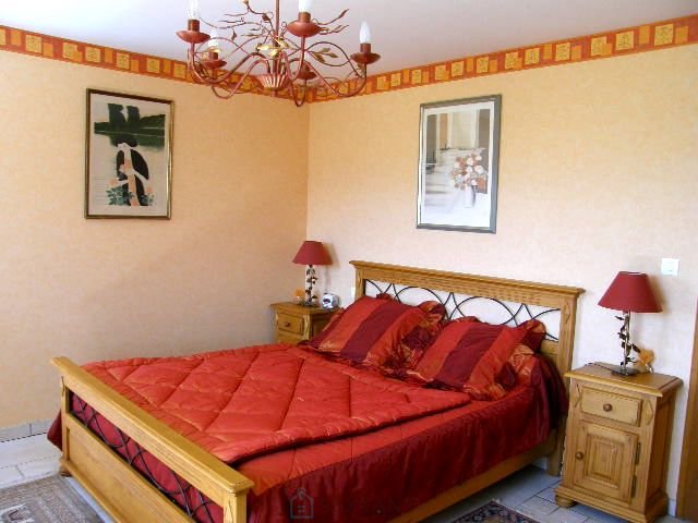 Image No.8-4 Bed Property for sale