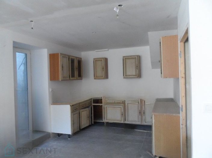 Image No.3-3 Bed Property for sale