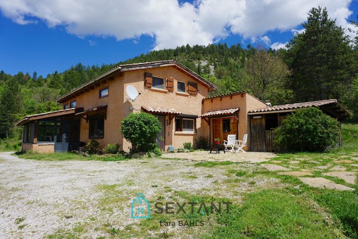 Image No.4-4 Bed Property for sale