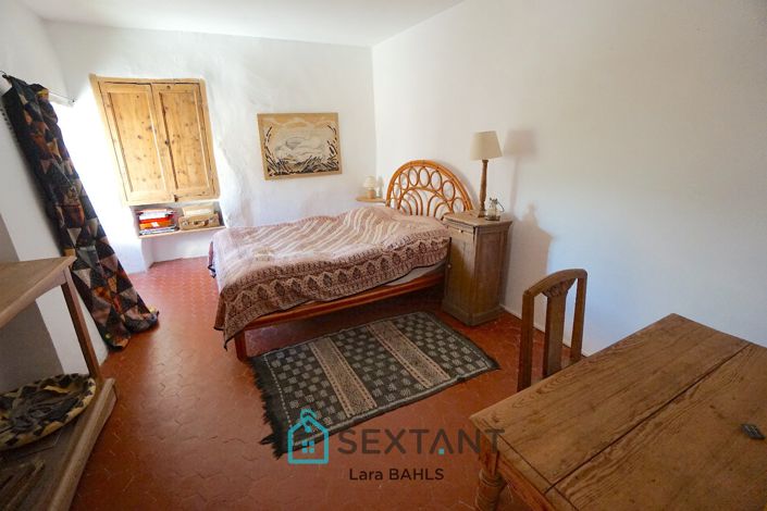 Image No.8-3 Bed Property for sale