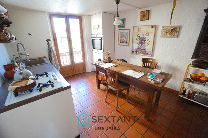 Image No.9-3 Bed Property for sale