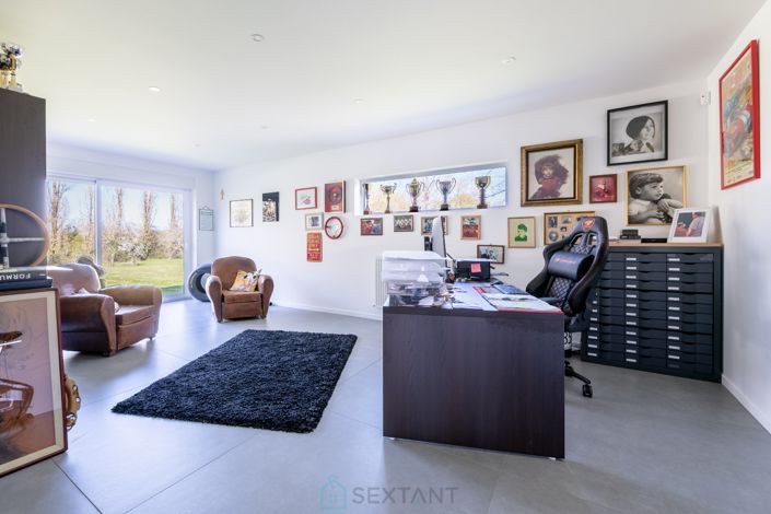 Image No.12-4 Bed Property for sale