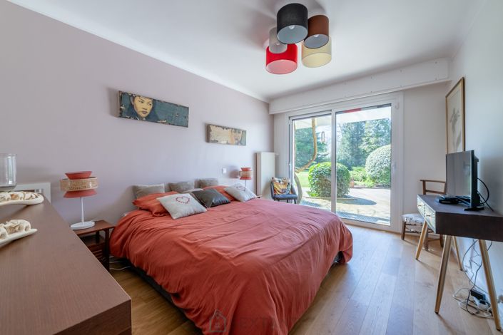 Image No.13-4 Bed Property for sale