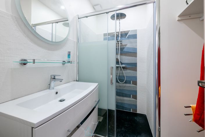 Image No.14-4 Bed Property for sale