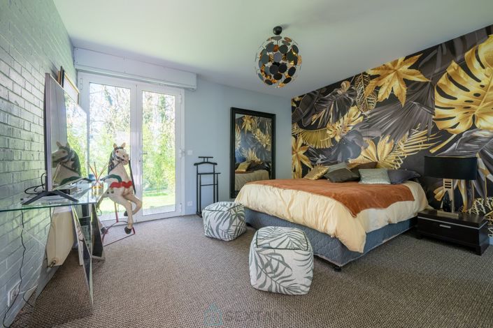 Image No.17-4 Bed Property for sale