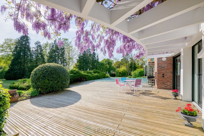 Image No.4-4 Bed Property for sale