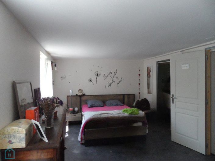 Image No.12-3 Bed Property for sale