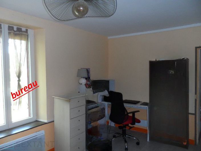 Image No.8-3 Bed Property for sale