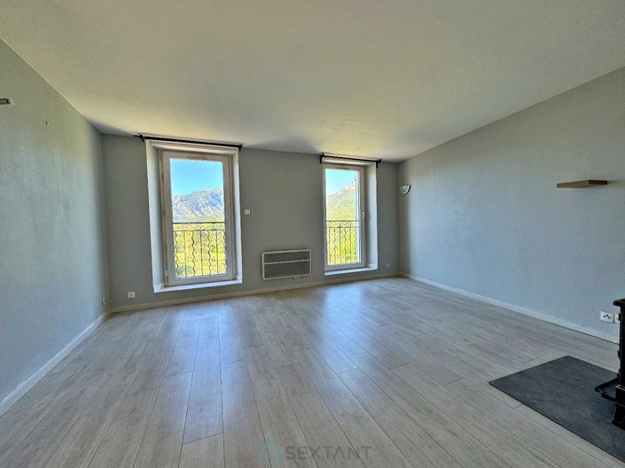 Image No.6-3 Bed Property for sale