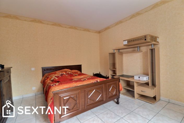 Image No.11-4 Bed Property for sale