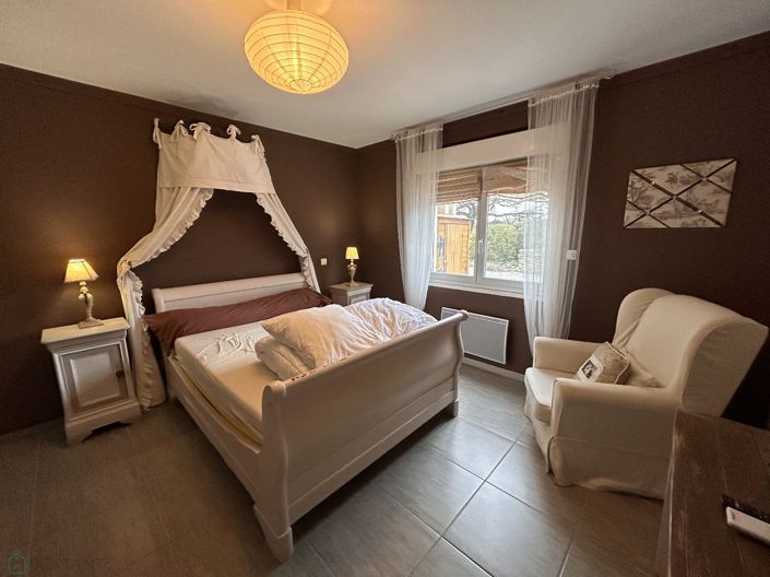 Image No.15-9 Bed Villa for sale