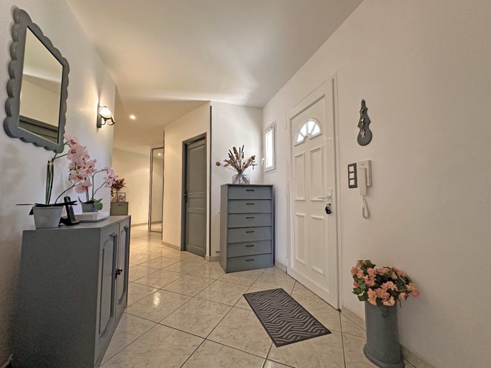 Image No.10-4 Bed Villa for sale