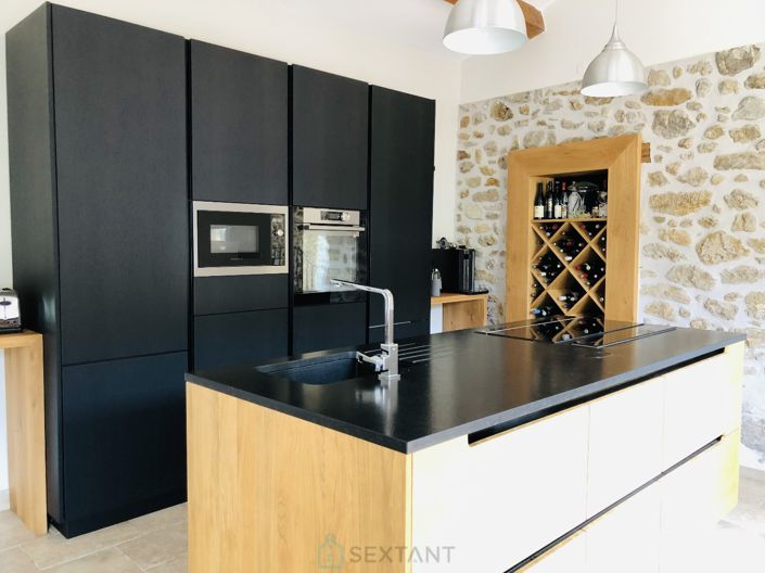 Image No.7-4 Bed Property for sale