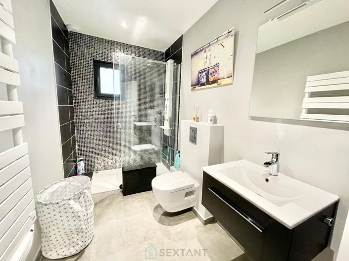 Image No.13-5 Bed Property for sale