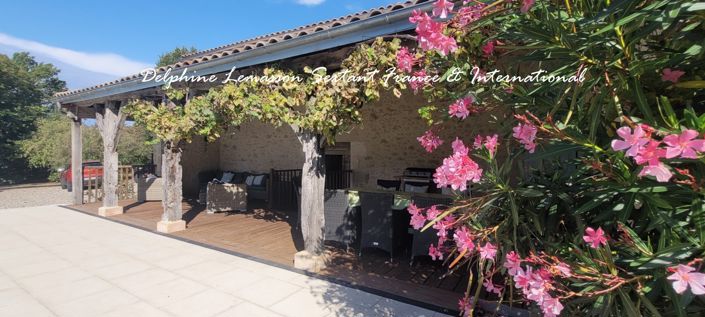 Image No.4-6 Bed Property for sale