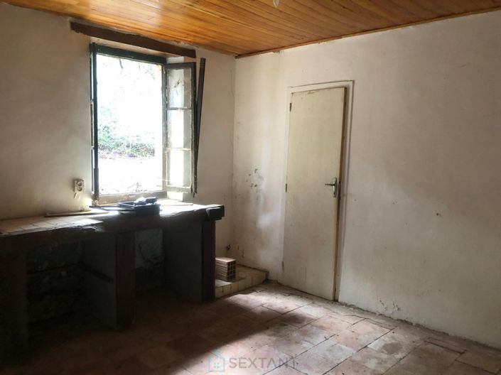 Image No.11-2 Bed Property for sale