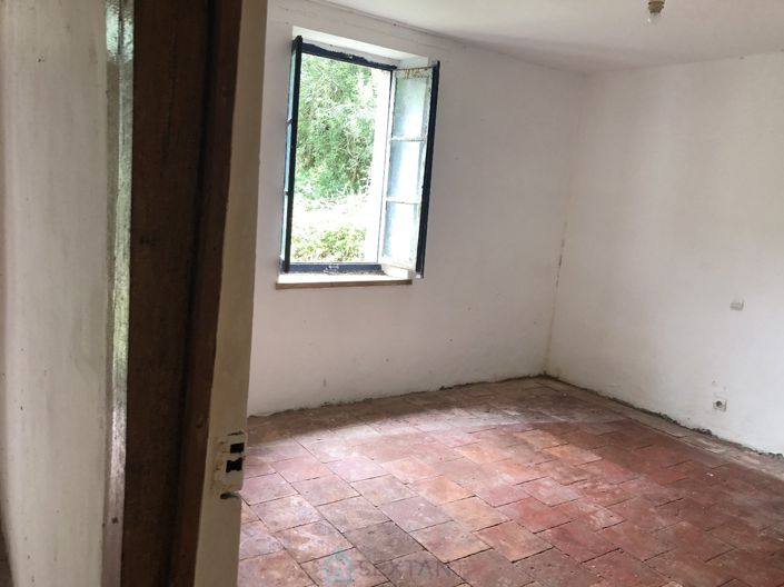 Image No.2-2 Bed Property for sale