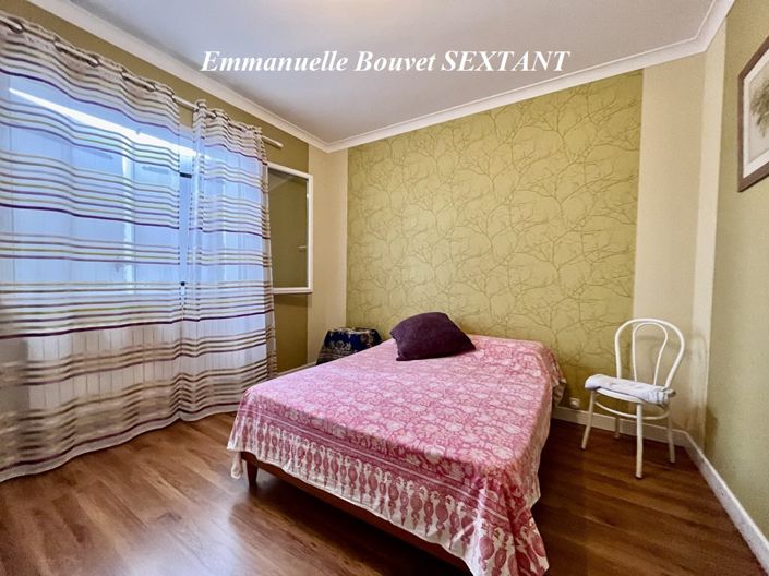 Image No.8-3 Bed Property for sale