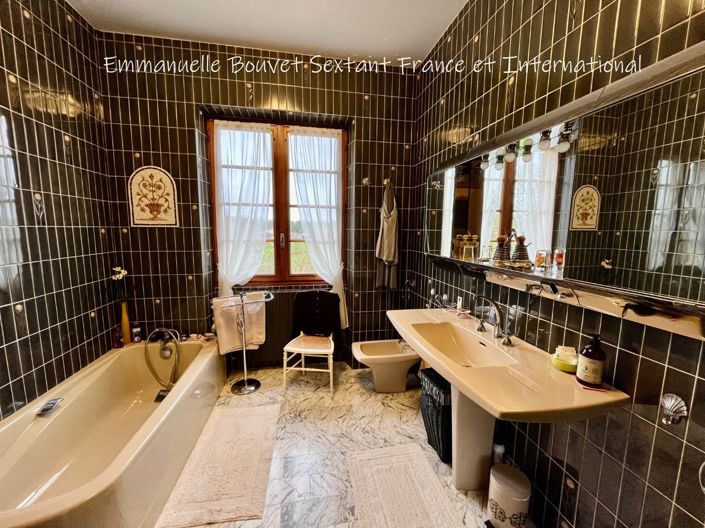 Image No.21-4 Bed House for sale