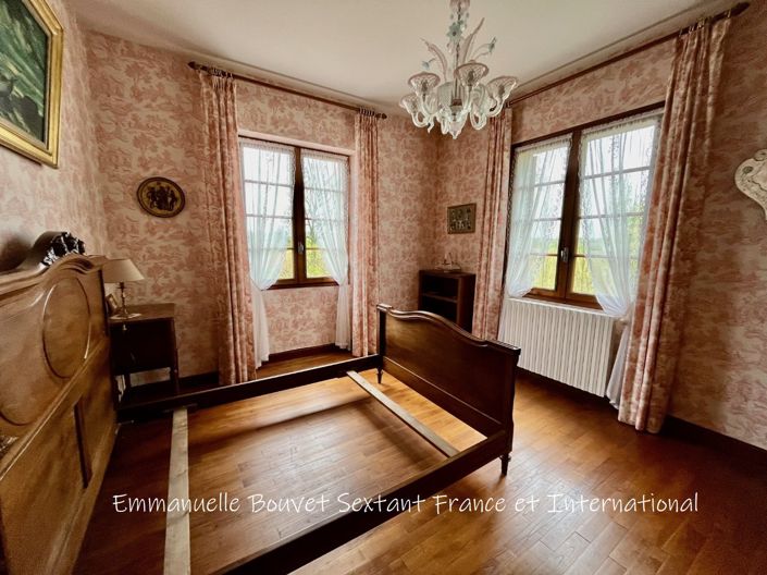 Image No.22-4 Bed House for sale