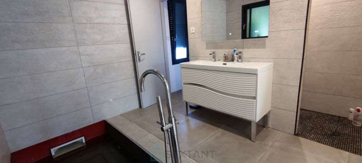 Image No.21-5 Bed Villa for sale