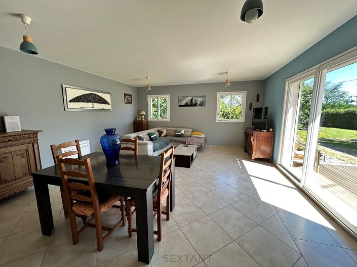 Image No.8-2 Bed Property for sale