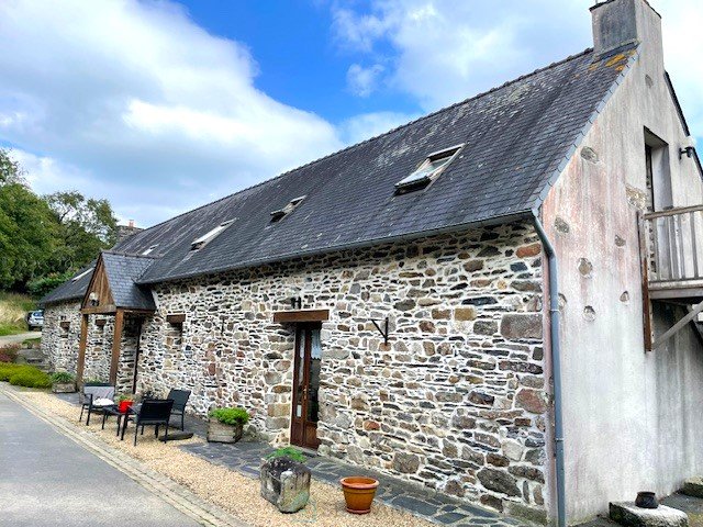 Image No.10-7 Bed Property for sale