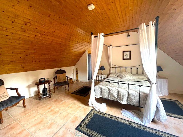 Image No.14-7 Bed Property for sale