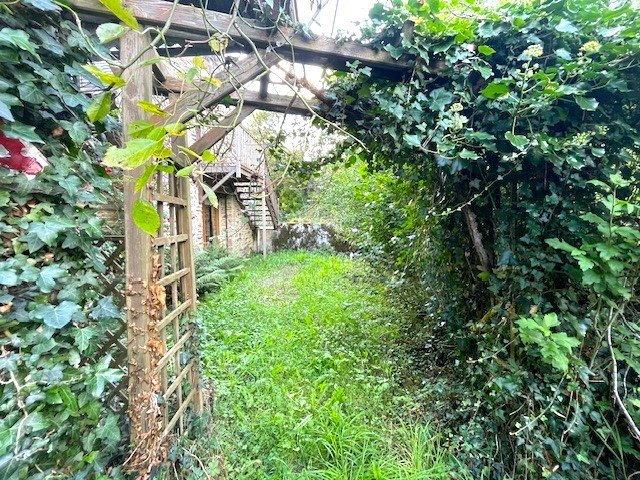 Image No.17-7 Bed Property for sale