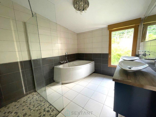 Image No.6-7 Bed Property for sale