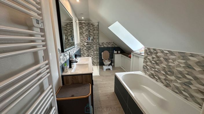 Image No.15-7 Bed Property for sale