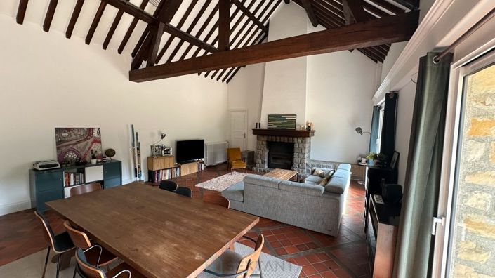 Image No.8-7 Bed Property for sale