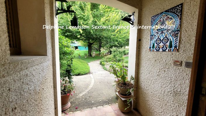 Image No.13-3 Bed Property for sale