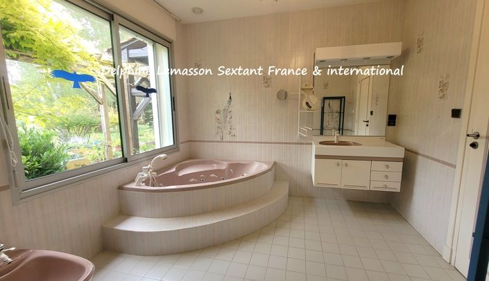 Image No.19-3 Bed Property for sale