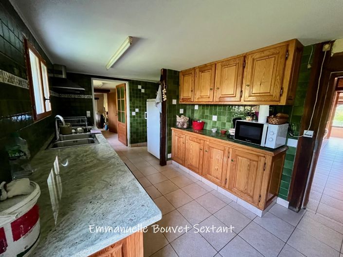 Image No.10-4 Bed Property for sale