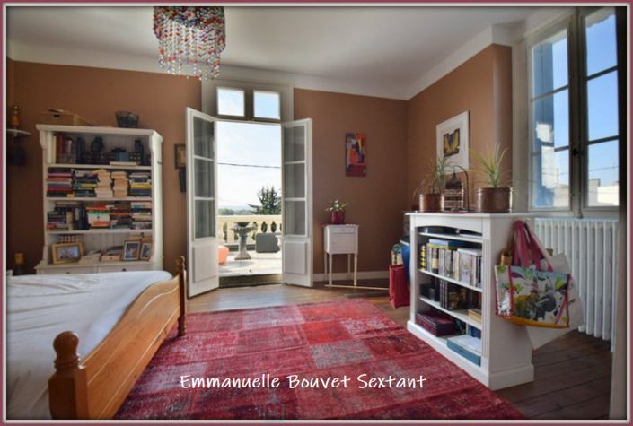 Image No.5-6 Bed Property for sale