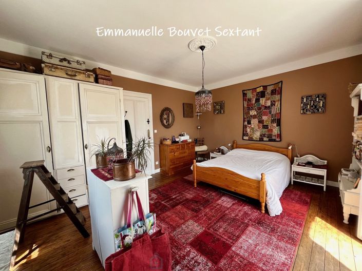 Image No.14-6 Bed Property for sale