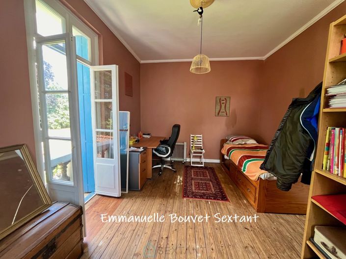 Image No.16-6 Bed Property for sale