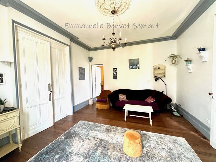 Image No.10-6 Bed Property for sale