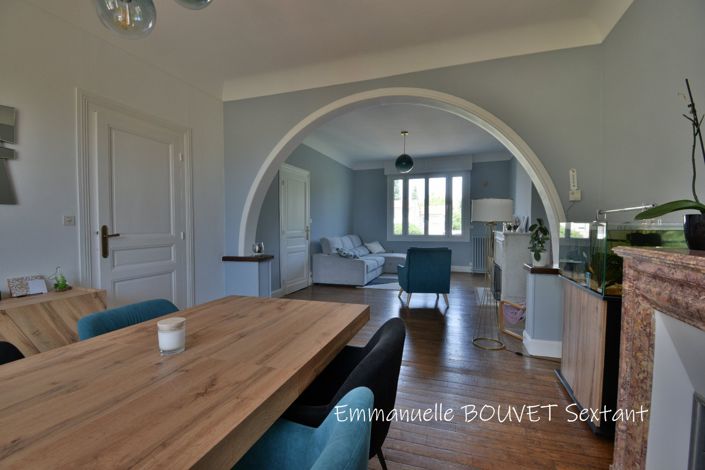 Image No.2-5 Bed Property for sale