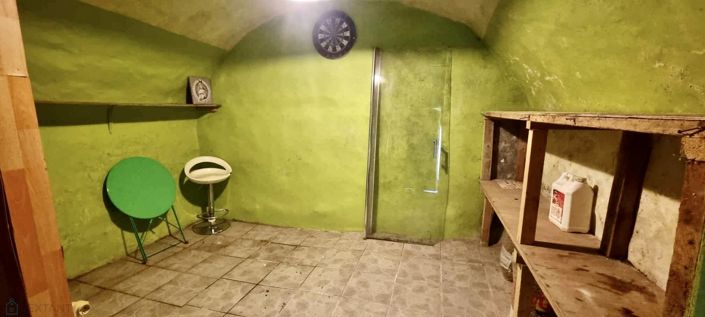 Image No.11-2 Bed Property for sale