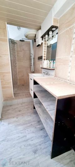 Image No.9-2 Bed Property for sale