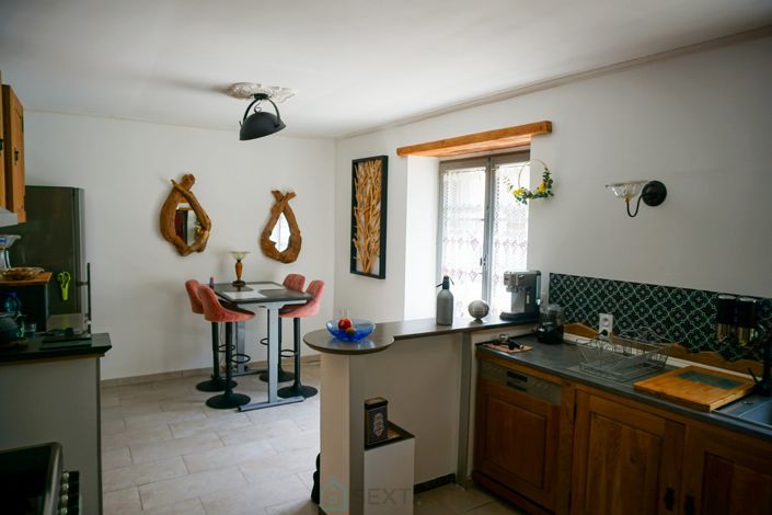 Image No.10-3 Bed Property for sale