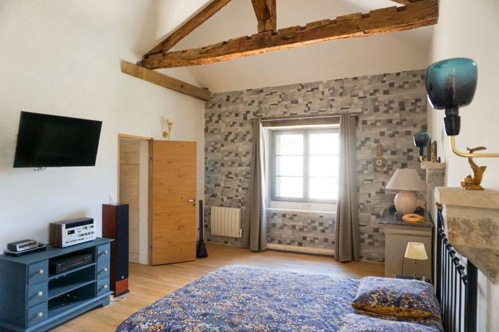 Image No.20-3 Bed Property for sale