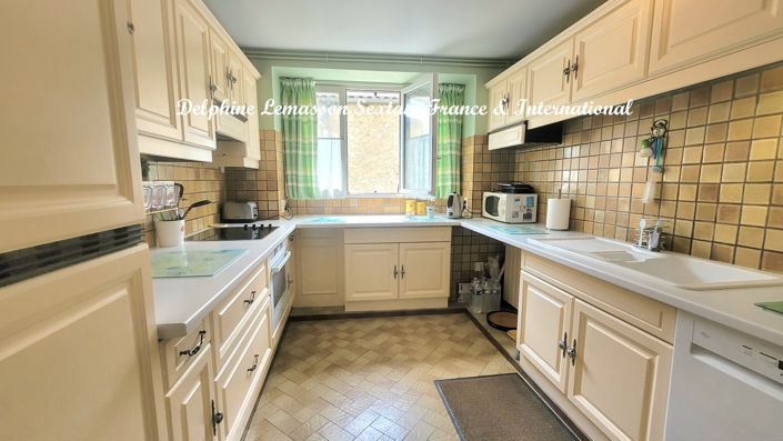 Image No.6-4 Bed Property for sale