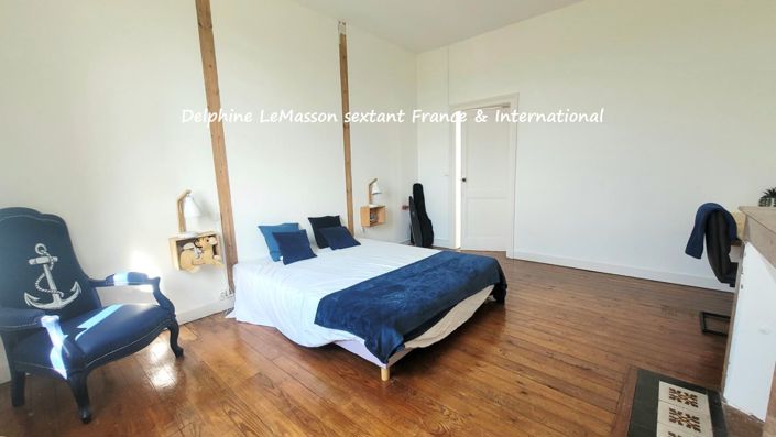 Image No.12-8 Bed Property for sale