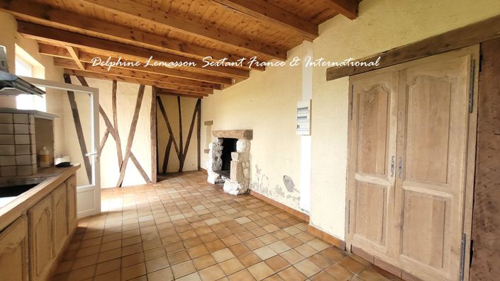 Image No.17-8 Bed Property for sale