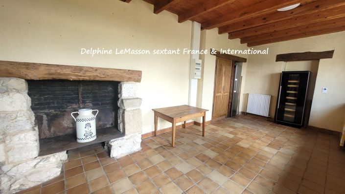 Image No.18-8 Bed Property for sale