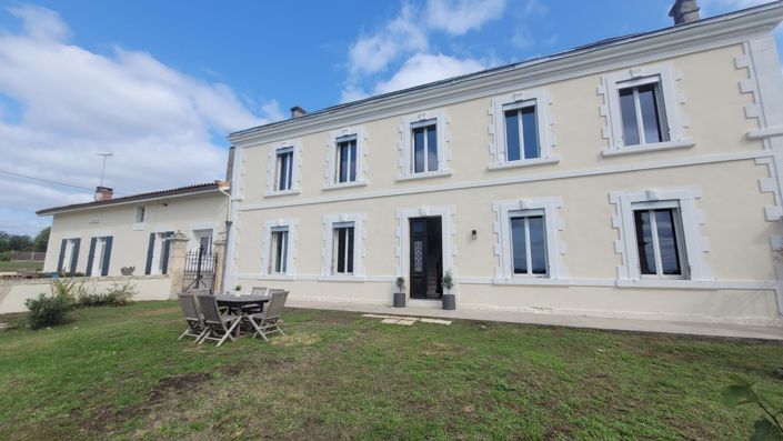 Image No.26-8 Bed Property for sale