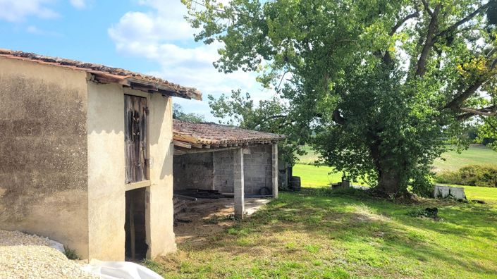 Image No.30-8 Bed Property for sale